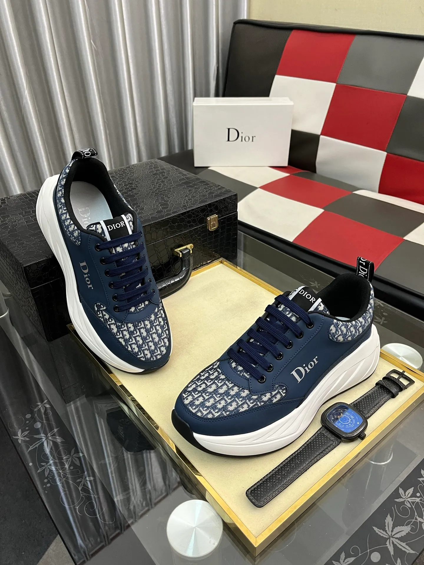 Ex-factory price: 438⌚️⌚️[Dior] Dior’s new men’s genuine leather casual shoes, the highest version on the market, any comparison is welcome🆚! The original leather has excellent texture and is super high-end! Fetal sheep net lining imported from Italy, removable pad! Luxurious materials and fine workmanship, highly recommended! Code number: 38-443️⃣Colors available